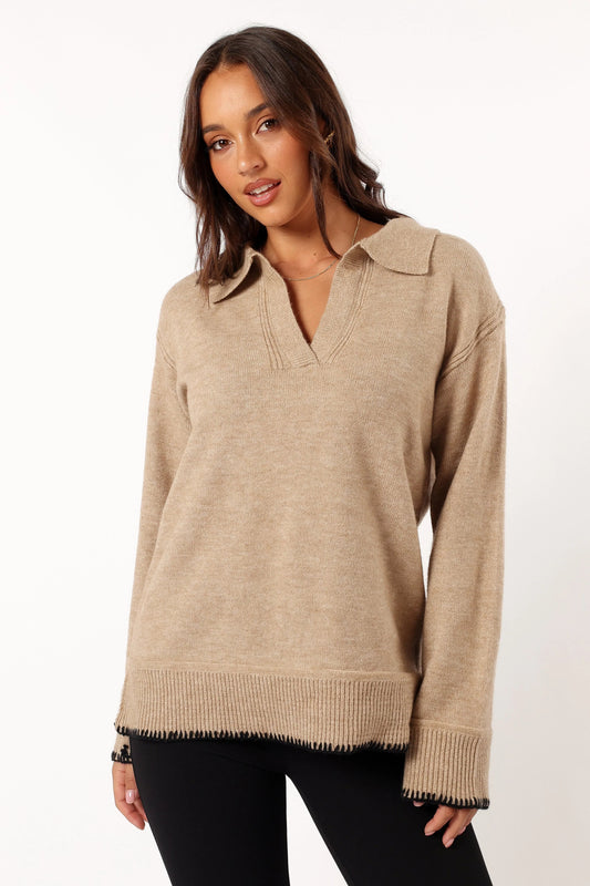 Contrast-Stitch Spread Collar Knit Sweater