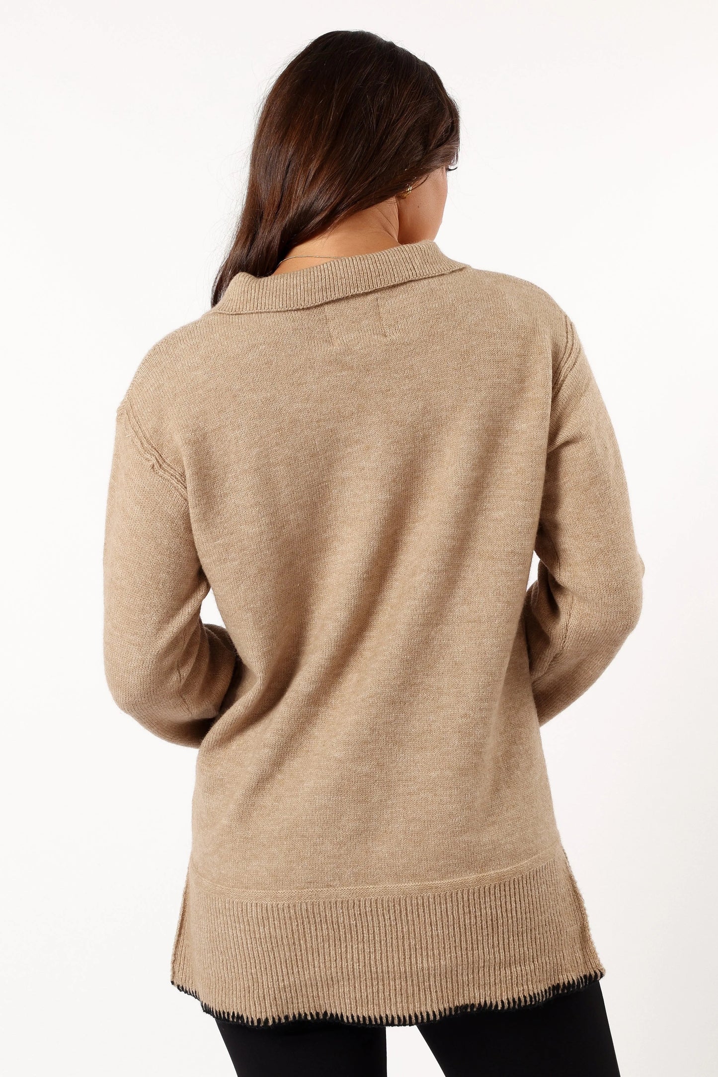 Contrast-Stitch Spread Collar Knit Sweater